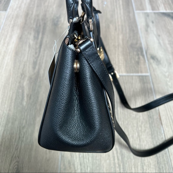 Michael Kors Hayes Medium Messenger - Picture 8 of 9